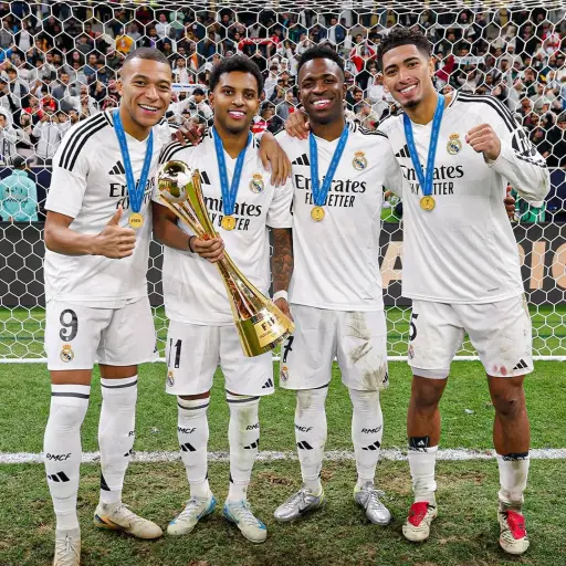 Kylian Mbappé celebra el titulo de la Copa Intercontinental junto a Rodrygo, Vinícius y Bellingham ,instagram @realmadrid