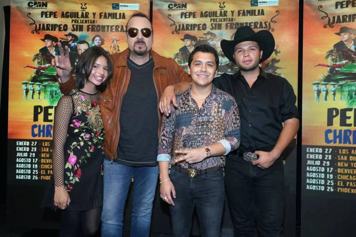 Christian Nodal y Pepe Aguilar,