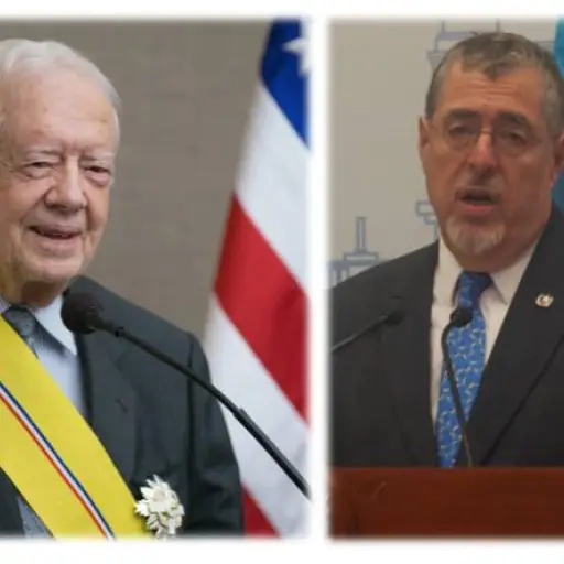 El expresidente estadounidense, Jimmy Carter; y el presidente de Guatemala, Bernardo Arévalo. ,EFE/EU
