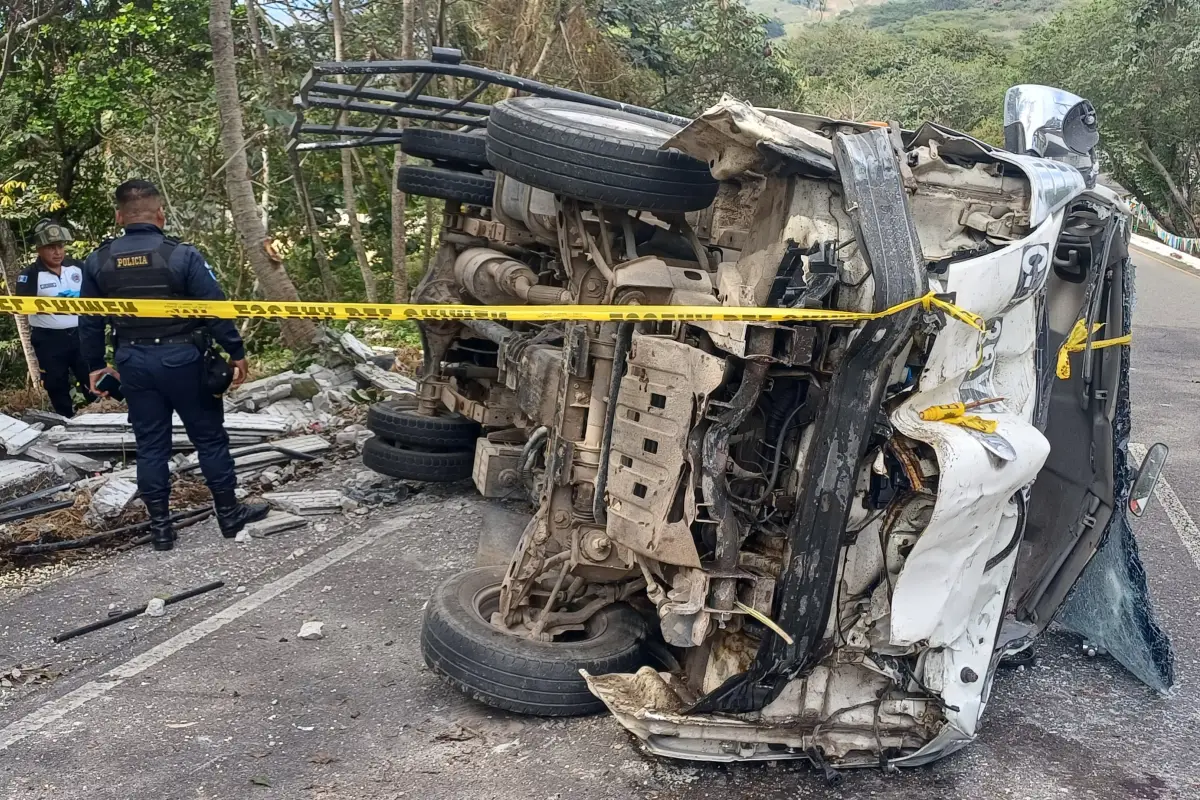 El percance dejó a una persona fallecida y seis heridas., Bomberos Voluntarios