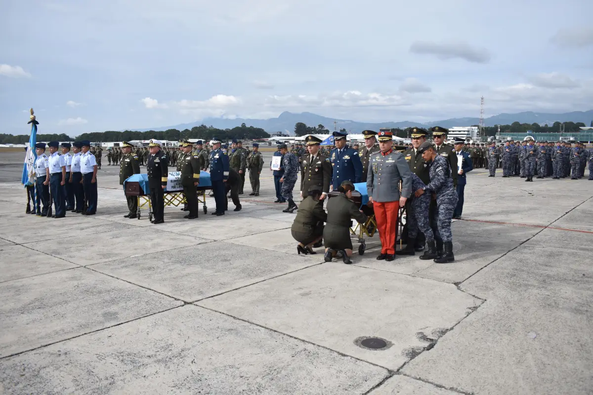 La ceremonia se realizó en la Fuerza Aérea Guatemalteca., Omar Solís/Emisoras Unidas