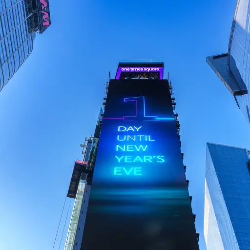 Fotografía cedida por la alcaldía de Nueva York durante de un aviso durante el anuncio del plan de seguridad en la víspera de Año Nuevo este lunes, en Nueva York (EE.UU.). ,Foto EFE