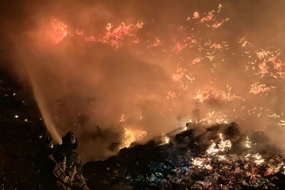 Uno de los incendios ocurrió en la zona 7 capitalina., Bomberos Voluntarios