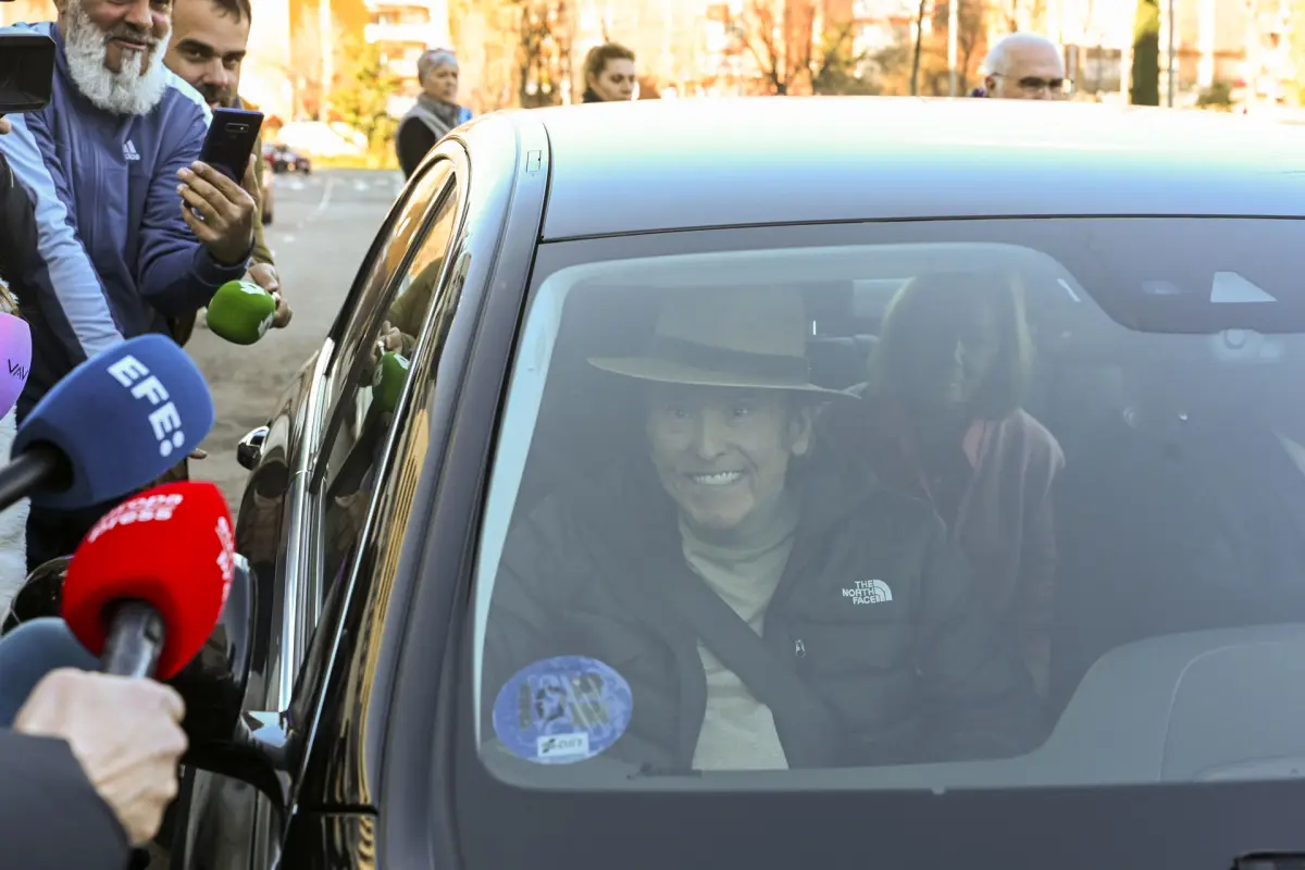 ¡A casa! Raphael recibe el alta hospitalaria tras difícil diagnóstico, Foto EFE