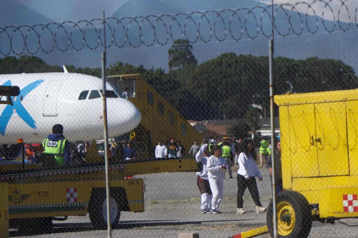 Migrantes guatemaltecos retornados llegaron por vía aérea procedentes de EE. UU., Omar Solís/Emisoras Unidas