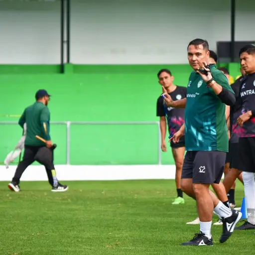 La Junta Directiva de Antigua GFC anunció este viernes la incorporación de Daniel Ipata Sánchez como nuevo preparador físico del equipo - Antigua GFC