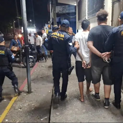 Capturan a presuntos robamotos tras persecución en Escuintla