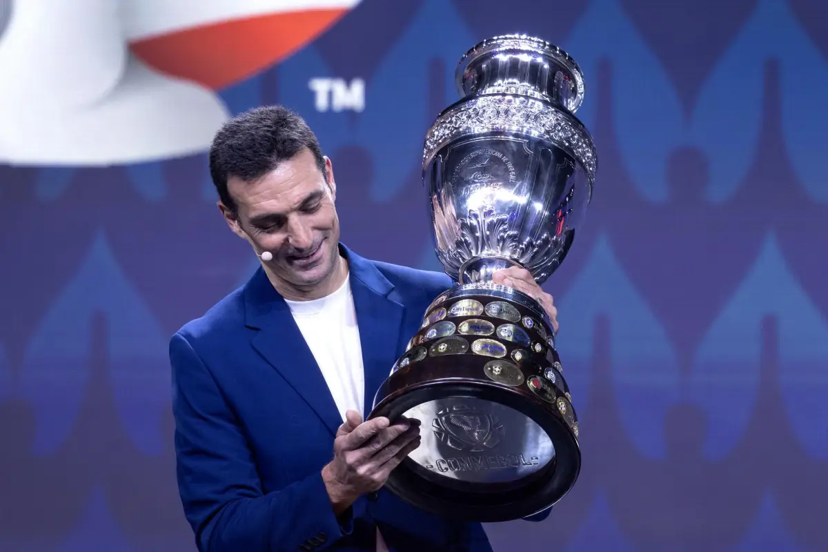 Lionel Scaloni, actual seleccionador de Argentina, encabeza la lista de nominados al premio de mejor entrenador de América, según la 39ª edición de la tradicional encuesta ‘América le Responde a El País - EFE