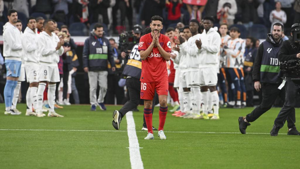 Emotivo homenaje del Real Madrid y el Estadio Santiago Bernabéu a Jesús Navas, quien se retira del futbol profesional | EFE