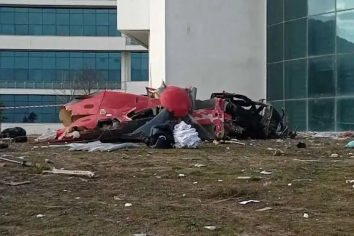 helicoptero-se-estrella-contra-hospital-turquia, Foto: X/@umadilojan