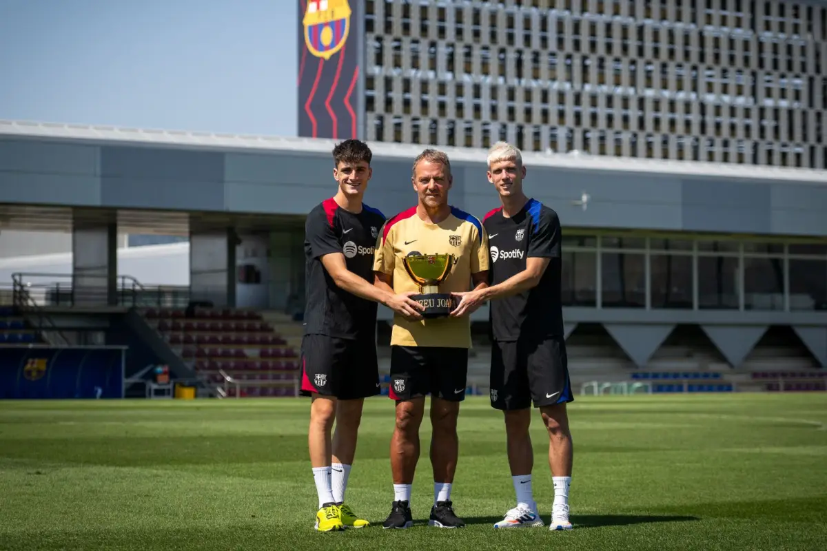 Este lunes, el club catalán presentó ante el juez una solicitud de medidas cautelares que permitan la inscripción de Dani Olmo como de Pau Víctor - FC Barcelona