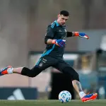 Dibu Martínez siembra dudas sobre su futuro en la Selección Argentina tras perder la final del Mundial 2026t