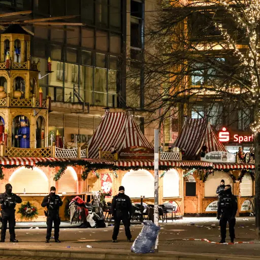 menos dos personas fallecieron este sábado en un atropello en un mercadillo de Navidad en Magdeburgo, en el este de Alemania ,Foto EFE