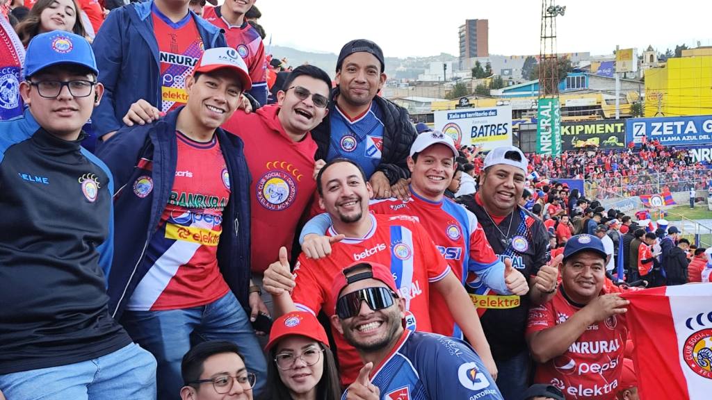 Aficionados de Xelajú MC en la final de vuelta del Torneo Apertura 2024 | Willber Colloy