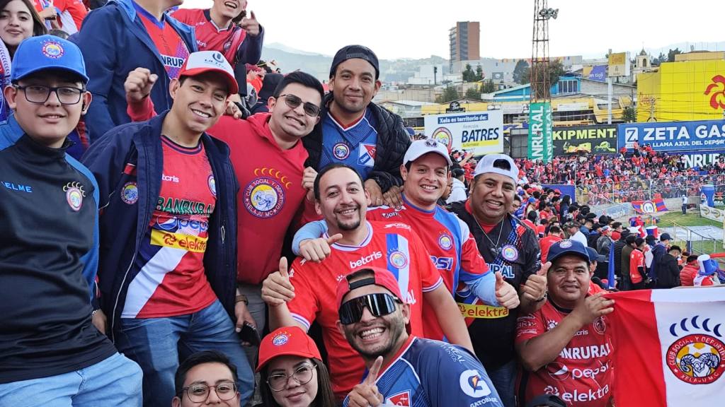 Aficionados de Xelajú MC en la final de vuelta del Torneo Apertura 2024 | Willber Colloy