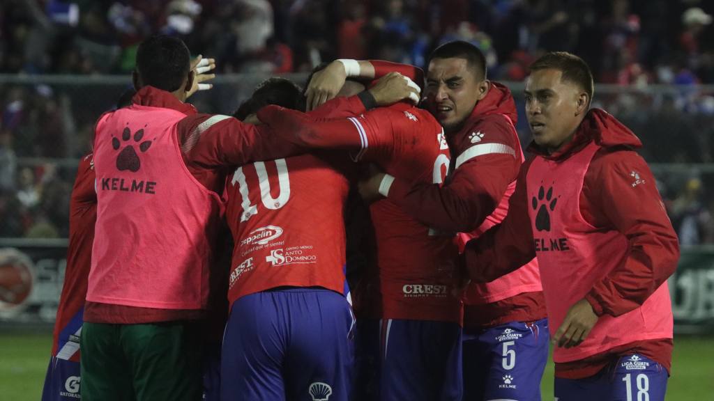 Celebración de Xelajú MC ante Cobán en la final de vuelta del Apertura 2024 | Alex Meoño