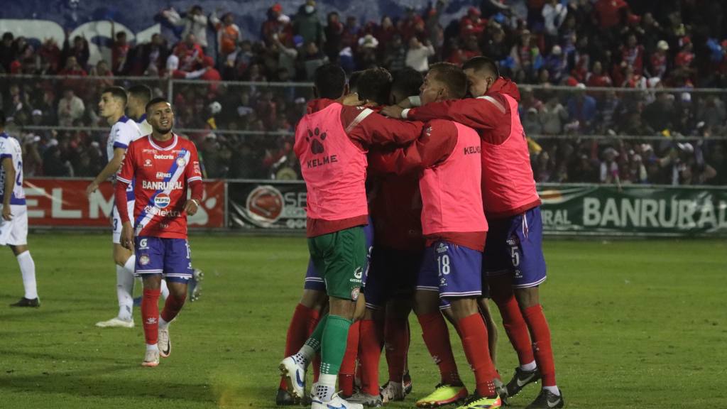 Celebración de Xelajú MC ante Cobán en la final de vuelta del Apertura 2024 | Alex Meoño