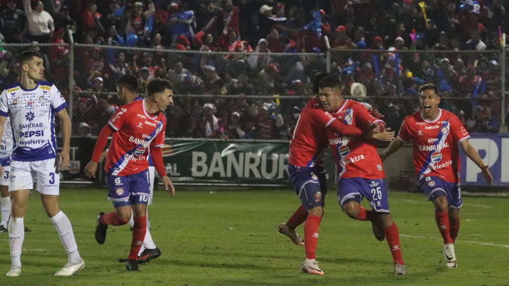 Celebración de Xelajú MC ante Cobán en la final de vuelta del Apertura 2024 | Alex Meoño