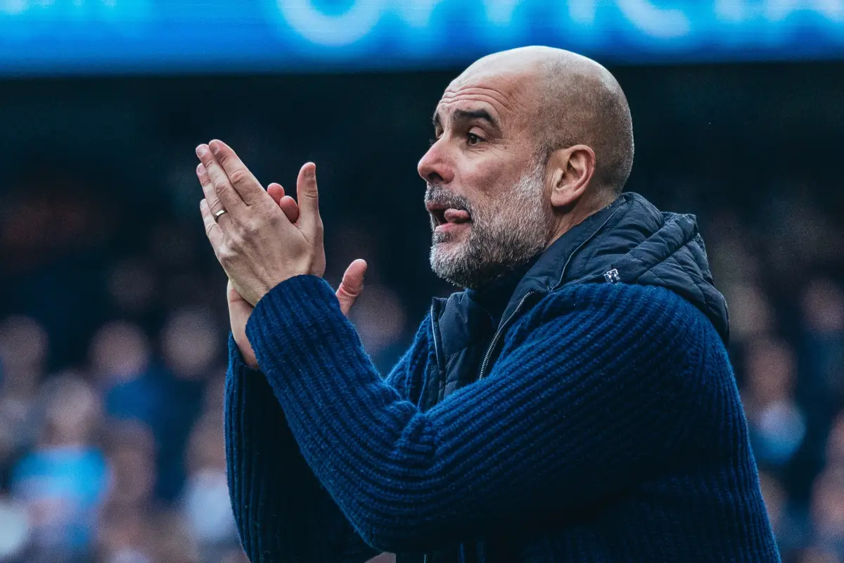 El entrenador del Manchester City, Pep Guardiola, ha dejado claro que no tiene intención de abandonar el club inglés, a pesar de la preocupante crisis que atraviesa el equipo - Manchester City