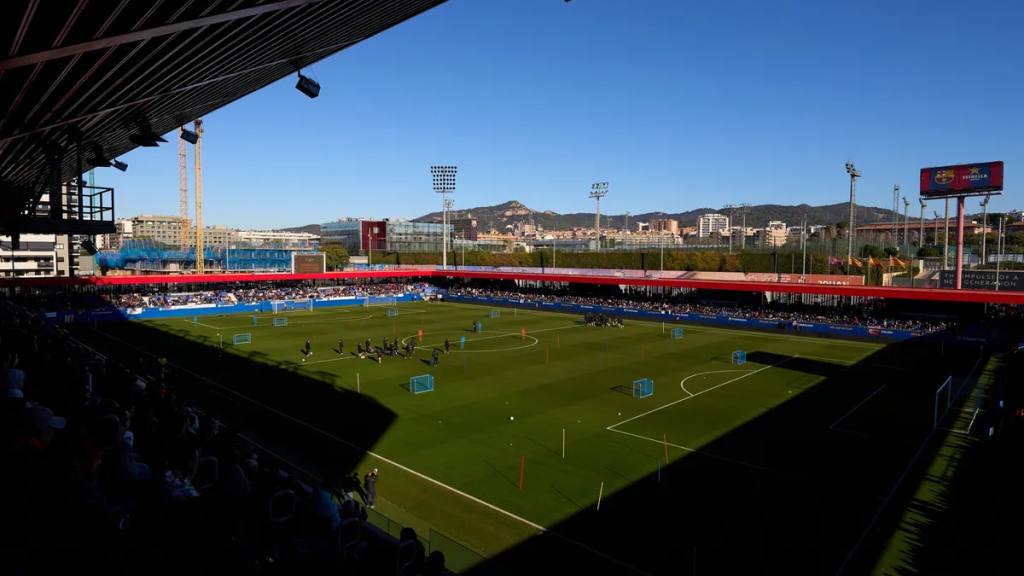 El FC Barcelona celebró este domingo el tradicional entrenamiento a puerta abierta durante las vacaciones de Navidad, una cita que ya se ha convertido en un clásico para la afición azulgrana. | FC Barcelona