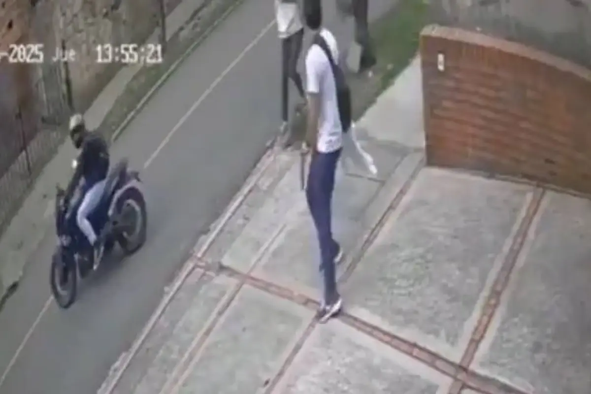 Joven se resiste a asalto en Colombia. , Captura de pantalla video X.