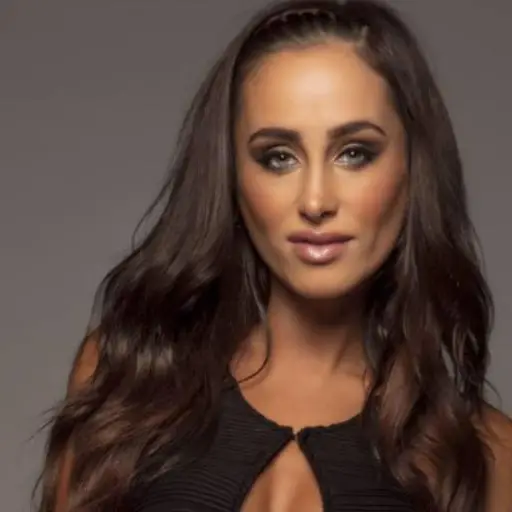 Courtney Mills ,Instagram