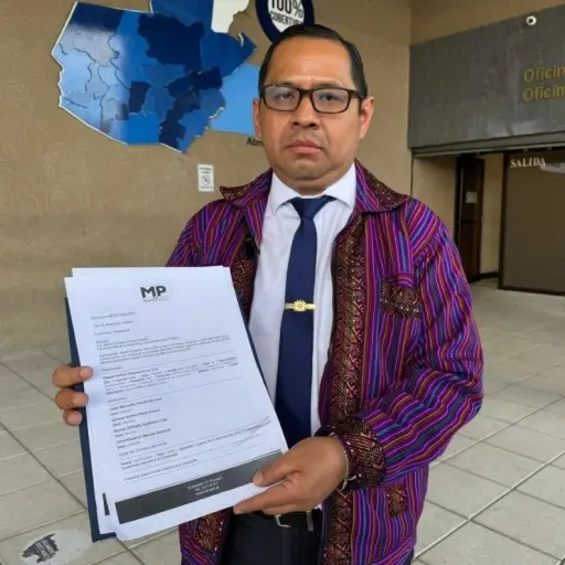 Diputado  Bequer Chocoo, del partido Cabal , Bequer Chocooj /X