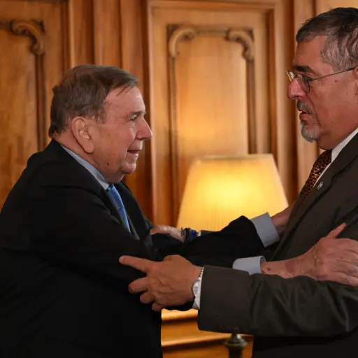  El presidente de Guatemala, Bernardo Arévalo de León, recibió al líder opositor venezolano Edmundo González Urrutia. ,Foto X