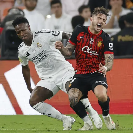 Vinícius y Maffeo durante la semifinal de la Supercopa de España 