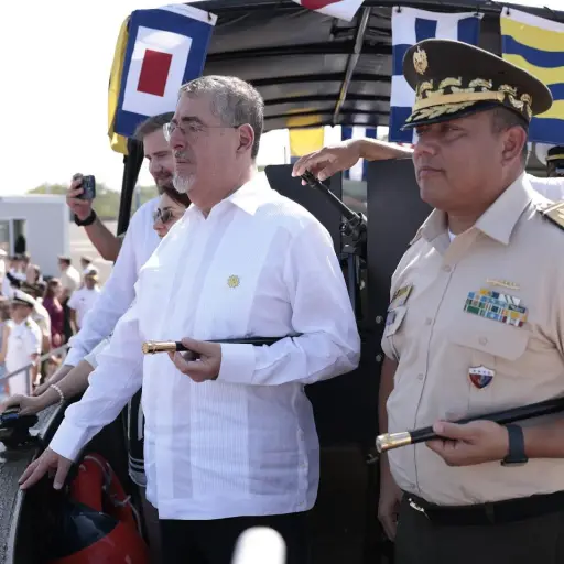 El mandatario Bernardo Arévalo agradeció el trabajo de la Marina. ,Ejército de Guatemala.