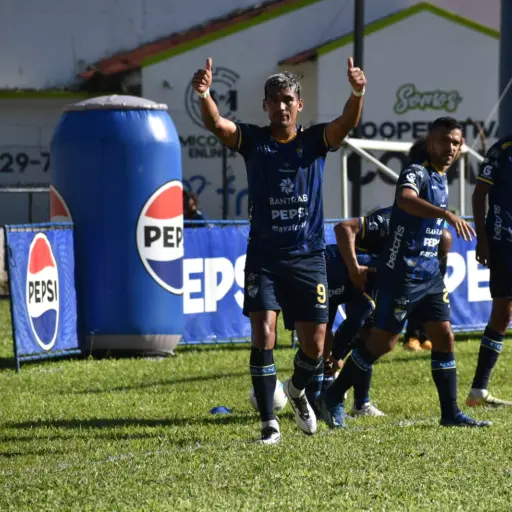 Celebración de Jonathan Morán ante Malacateco - Carlos Cu Col