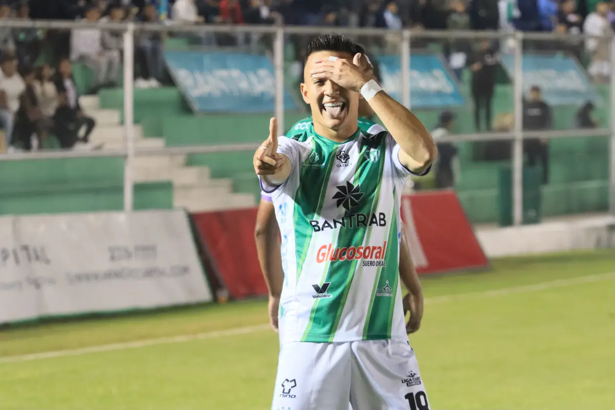 Celebración de Óscar Santis ante Guastatoya - Antigua Esportiva