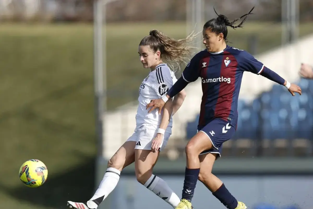 Andrea Álvarez anota histórico gol ante el Real Madrid - Real Madrid Femenino