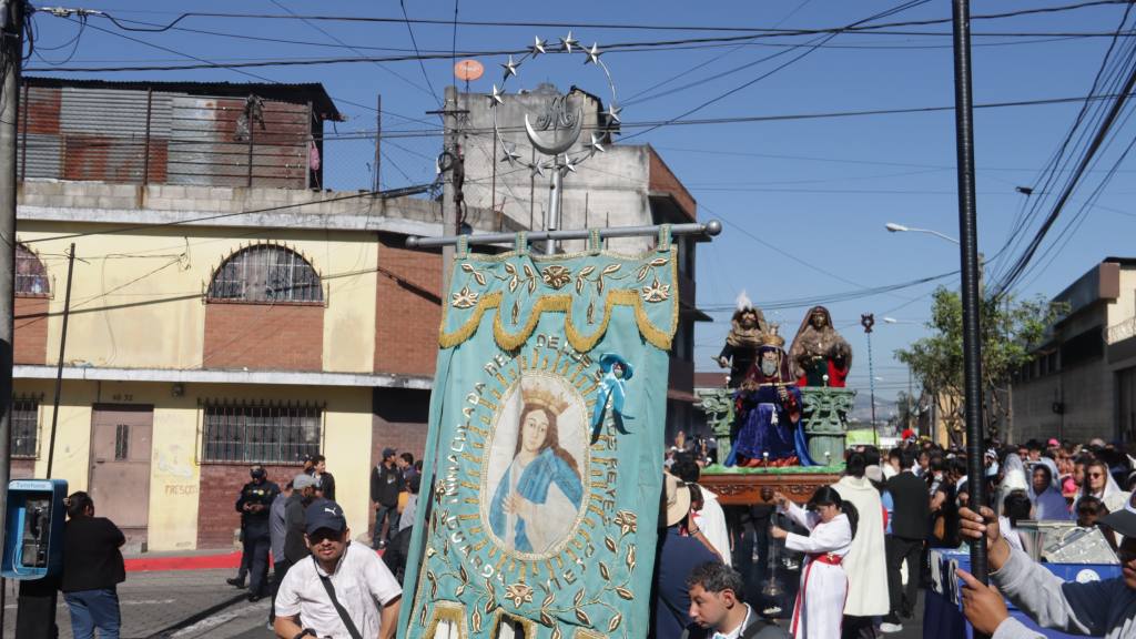 La Procesión de la Virgen de los Reyes culmina a las 0:00 horas del martes 7 de enero de 2024. | Álex Meoño.