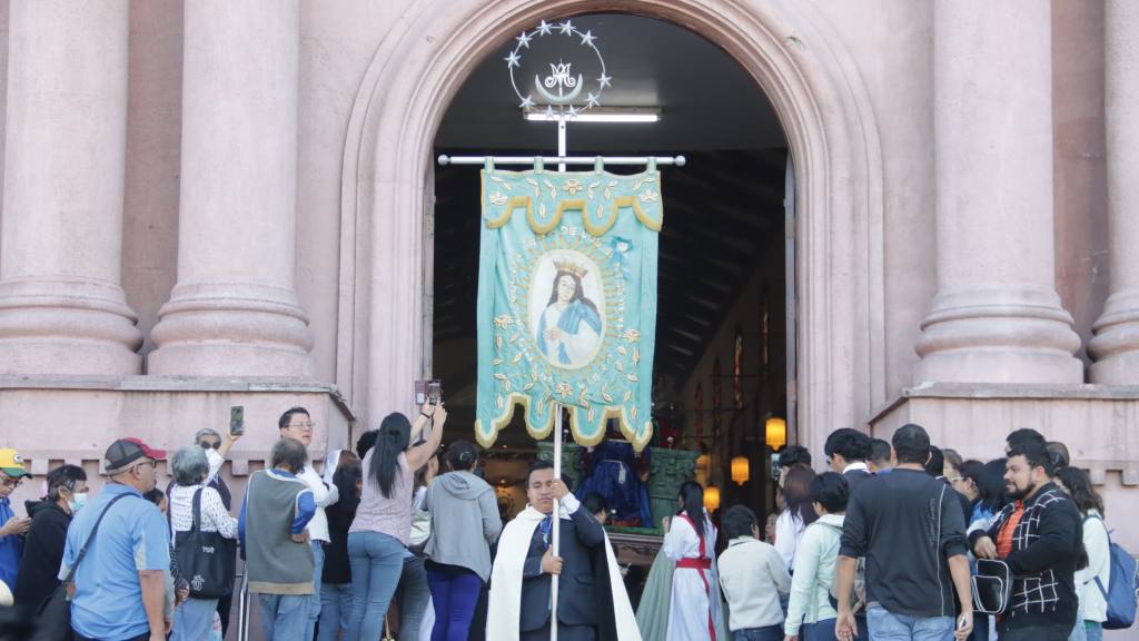 La Procesión de la Virgen de los Reyes culmina a las 0:00 horas del martes 7 de enero de 2024. | Álex Meoño.