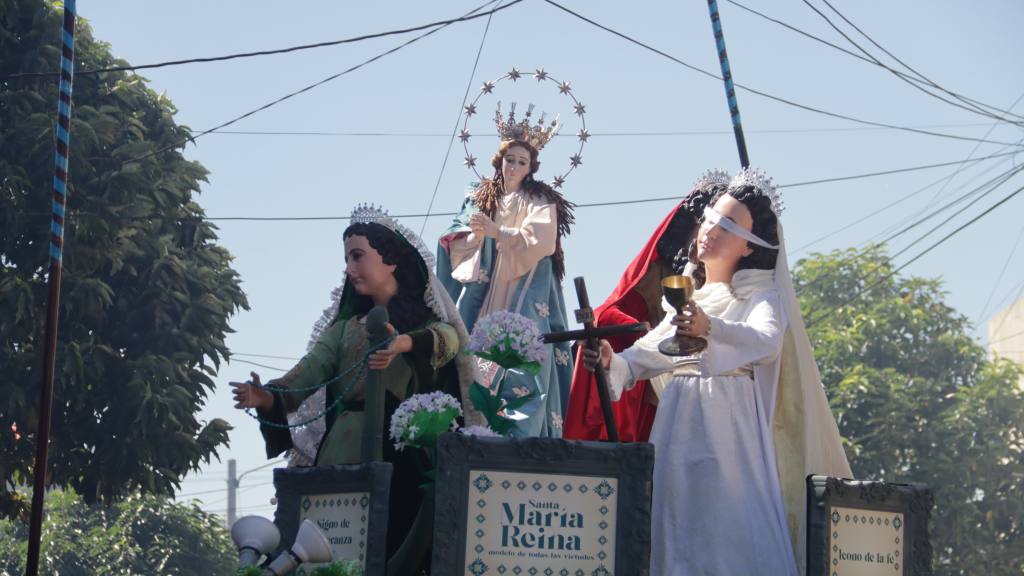 Fotos: católicos guatemaltecos también se dan el feliz Día de Reyes | Álex Meoño.