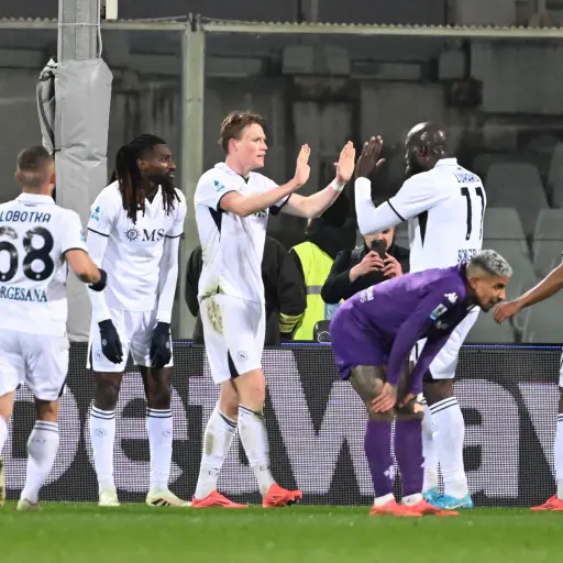 Nápoles líder provisional en la Serie A