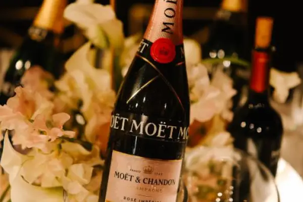 Moët & Chandon en los Golden Globes: ¿Cuánto cuesta cada botella?