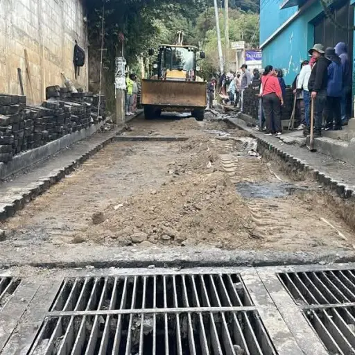 Las reparaciones incluyen cambios de rejillas. ,Municipalidad de Mixco