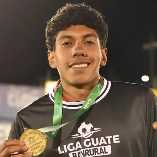 Claudio Andress De Oliveira ha llamado la atención de dos promotores internacionales 