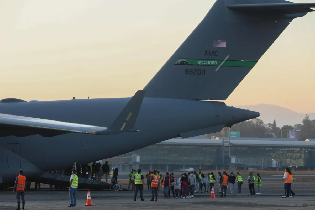 Llega a Guatemala el cuarto vuelo con migrantes retornados desde Estados Unidos