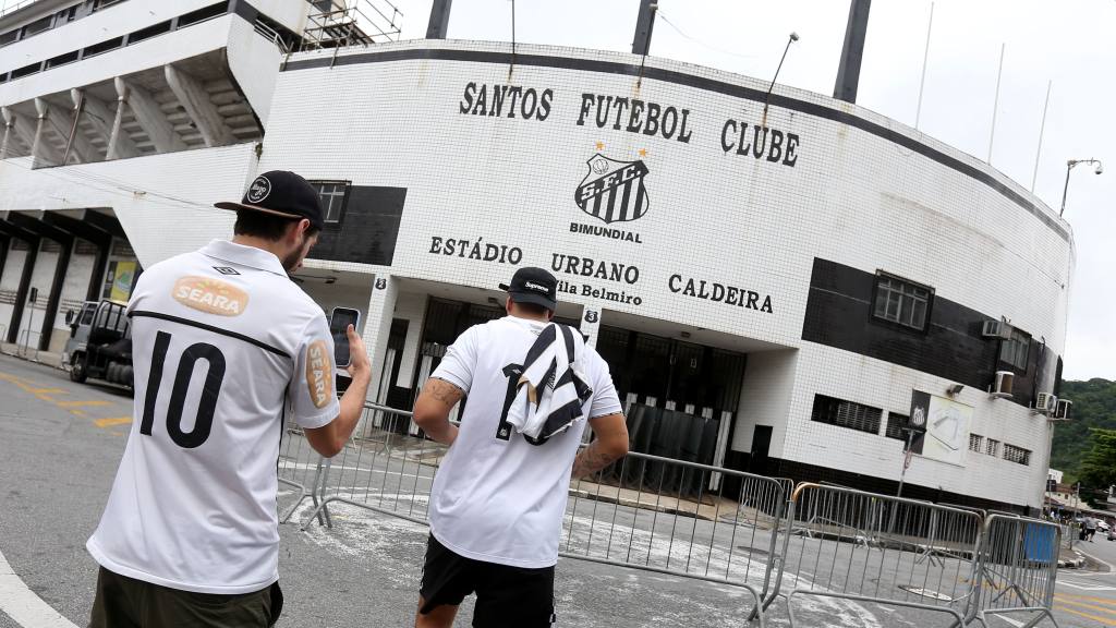 Expectativa en Santos por llegada del astro brasileño Neymar | EFE