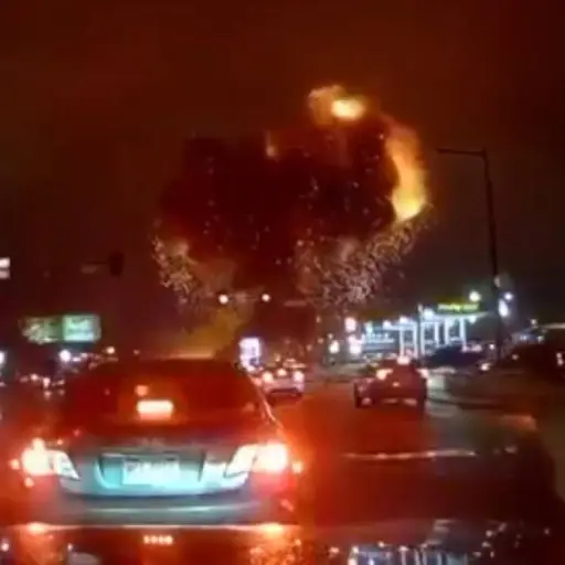 Al menos 6 muertos tras chocar un avión pequeño en zona urbana de Filadelfia, según medios ,Captura de pantalla