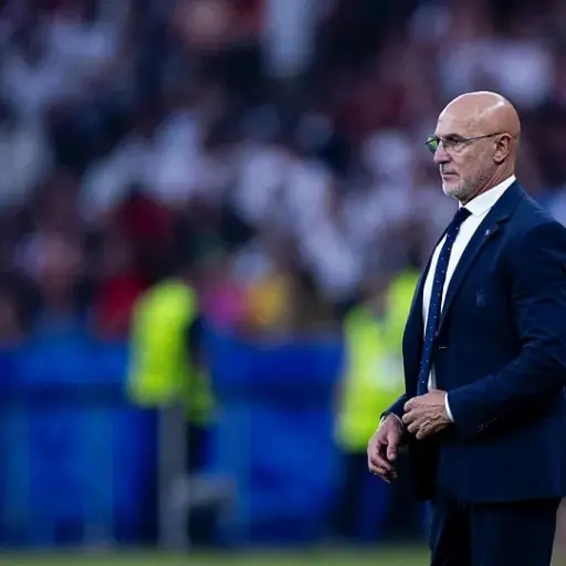 España anuncia la renovación de Luis de la Fuente - RFEF