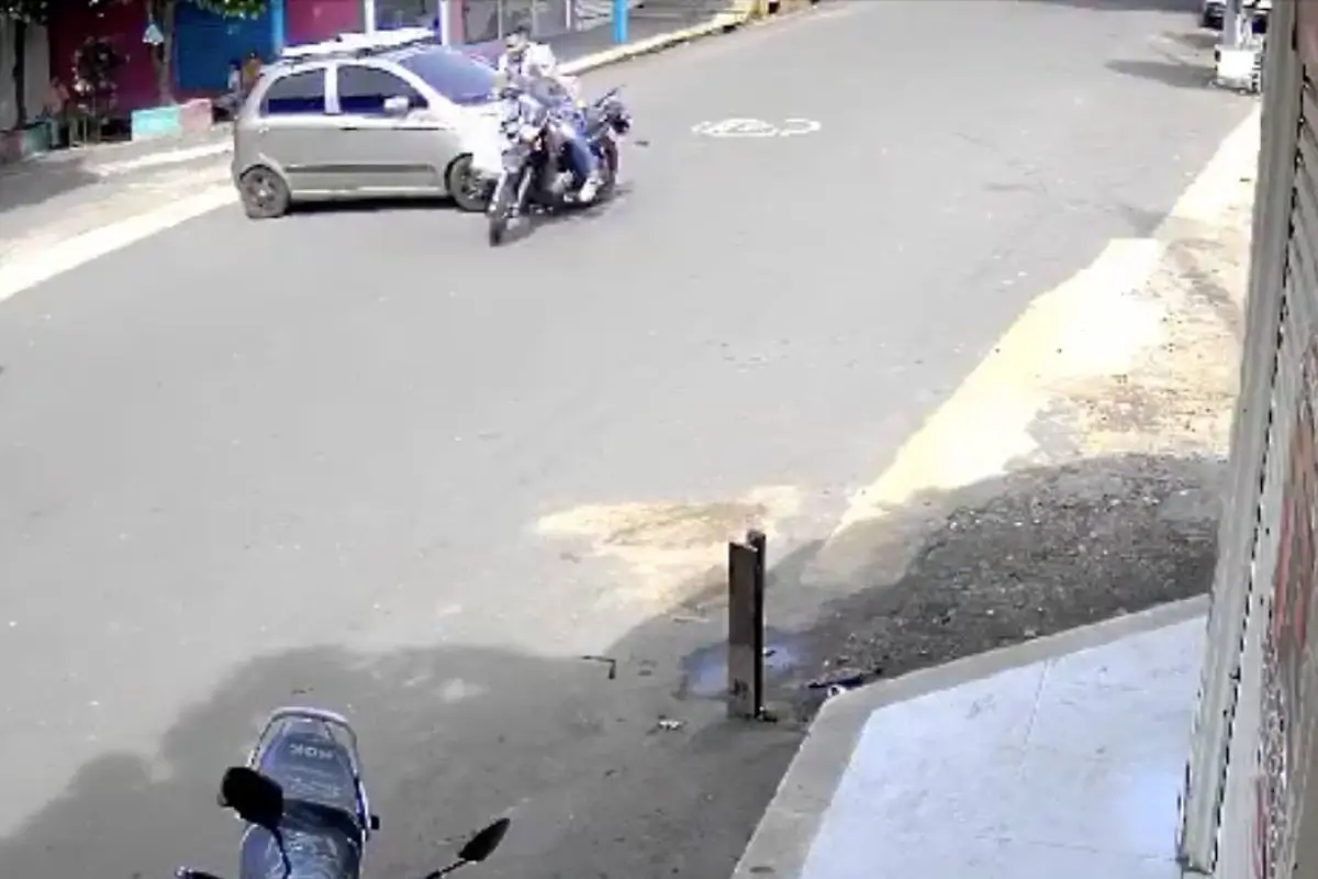 Motorista pierde una pierna tras colisión en Caquetá, Colombia., Captura de pantalla video X.