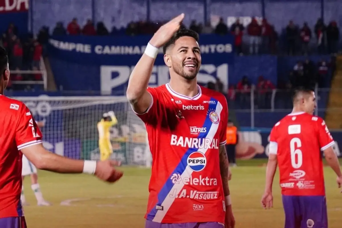 Pedro Báez se mantiene como goleador del Clausura 2025 