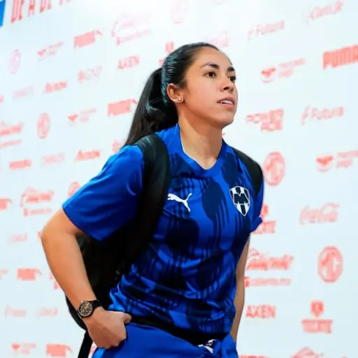 Ana Lucía Martínez en el  estadio Akron 