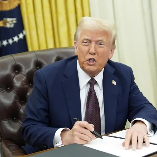 Donald Trump en la Oficina Oval ,EFE