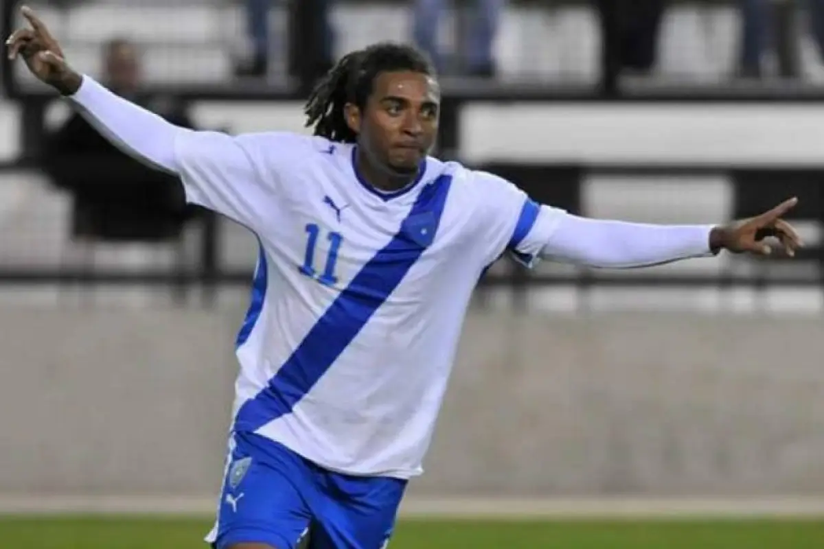 Guillermo Ramírez en partido de Selección de Guatemala 