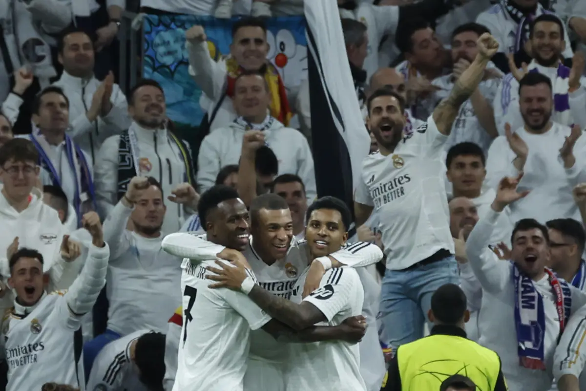 Celebración de Vinícius, Mbappé y Rodrygo - EFE